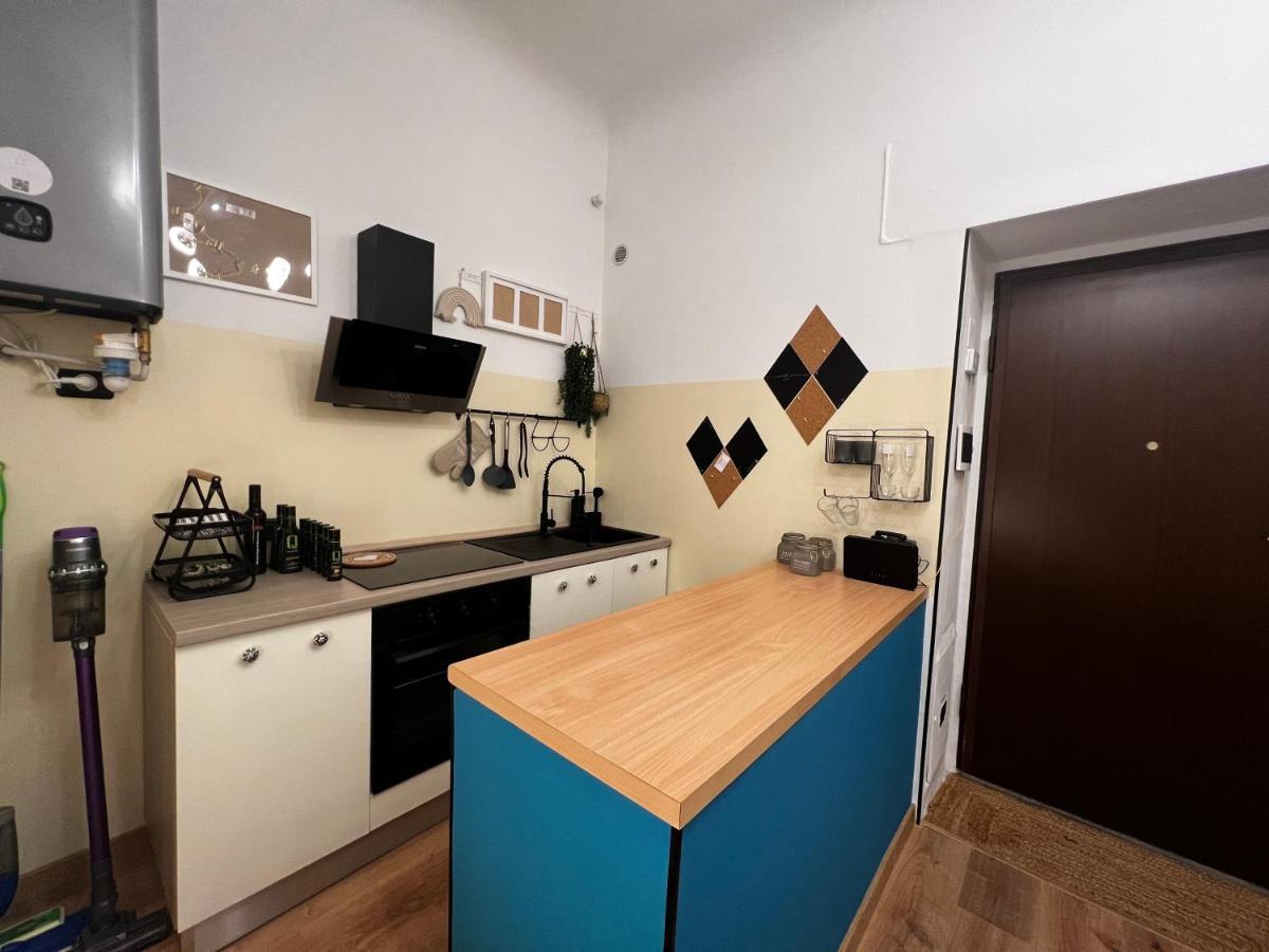 Regina Milano Ai Navigli - Sky Tv, Wifi And Breakfast Box Daire Dış mekan fotoğraf