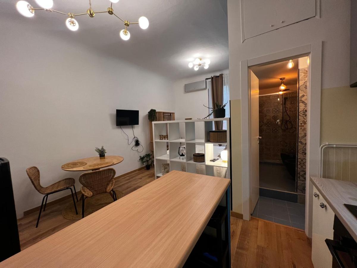 Regina Milano Ai Navigli - Sky Tv, Wifi And Breakfast Box Daire Dış mekan fotoğraf