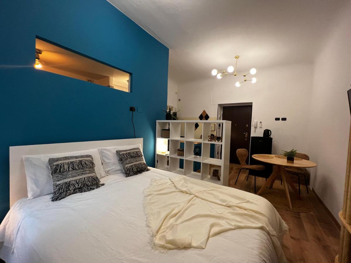 Regina Milano Ai Navigli - Sky Tv, Wifi And Breakfast Box Daire Dış mekan fotoğraf