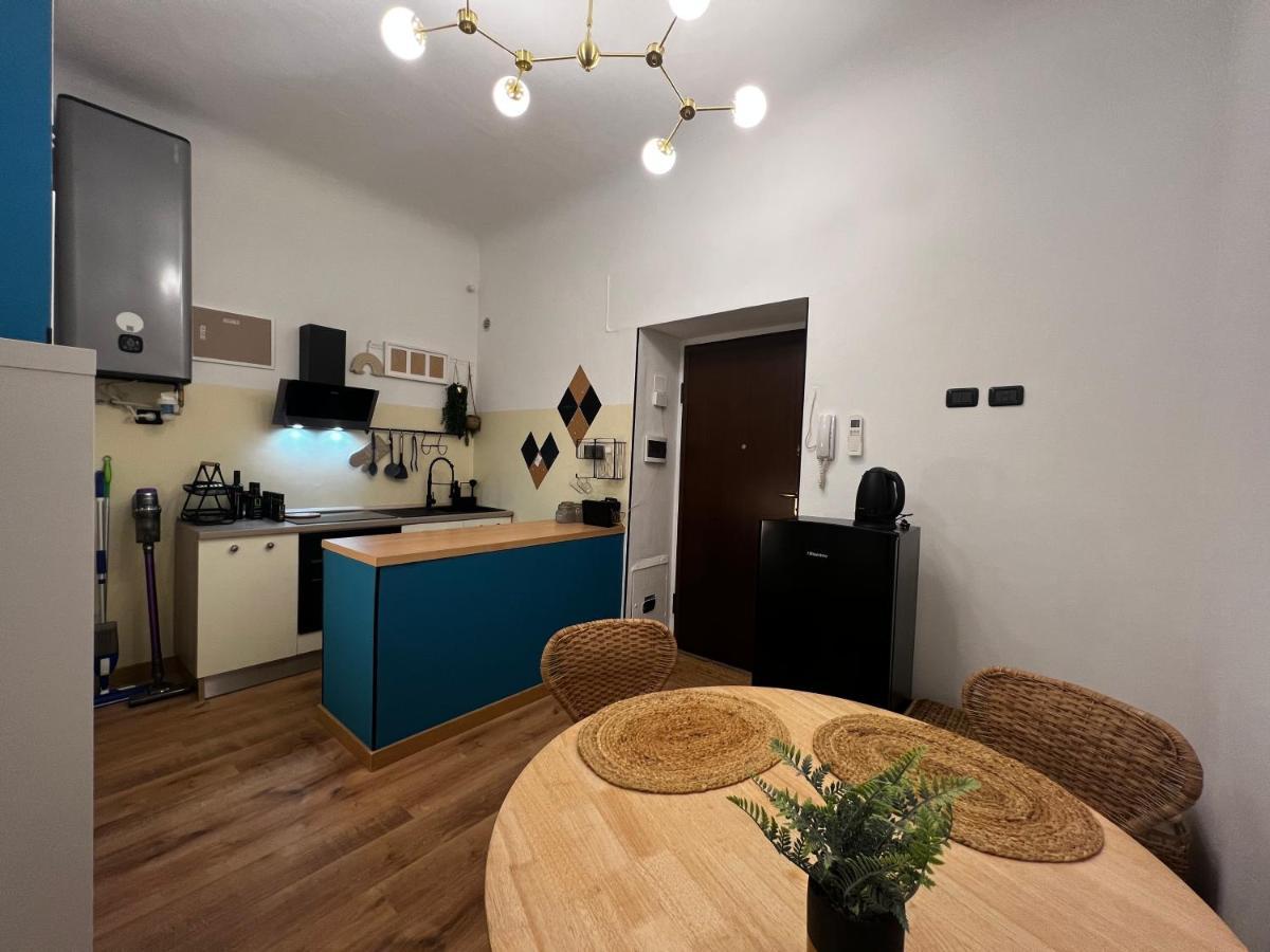 Regina Milano Ai Navigli - Sky Tv, Wifi And Breakfast Box Daire Dış mekan fotoğraf