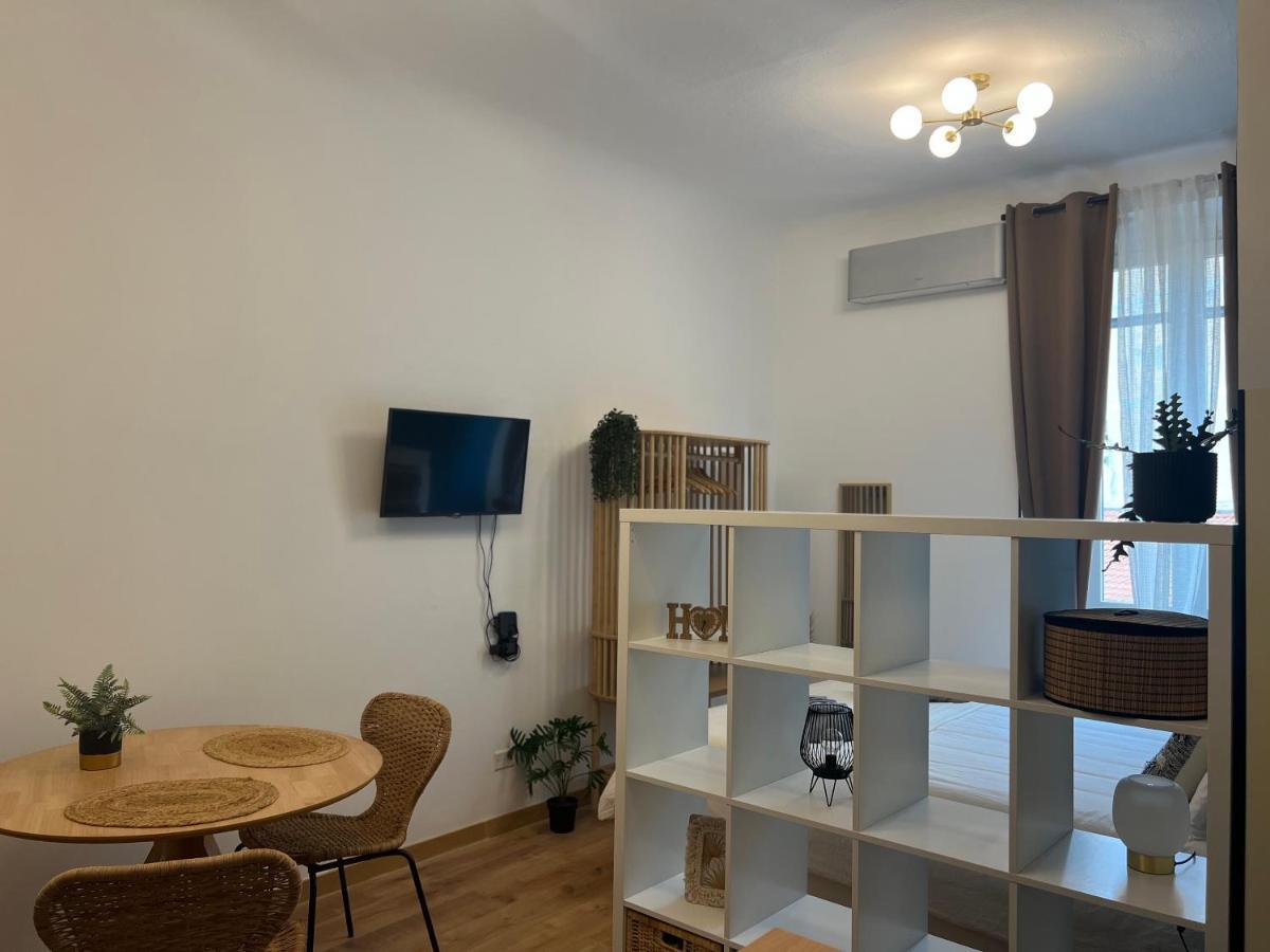 Regina Milano Ai Navigli - Sky Tv, Wifi And Breakfast Box Daire Dış mekan fotoğraf